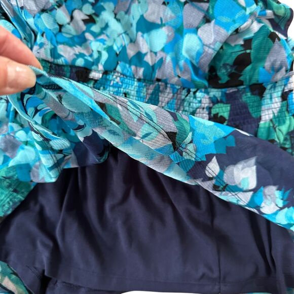 Croft & Barrow Blue Abstract Floral Top Short Sleeve Blouse Size 1X - Picture 5 of 9